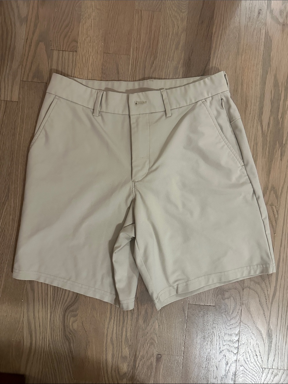 Old Navy Men's Beige Flat Front Chino Shorts - 4 way stretch